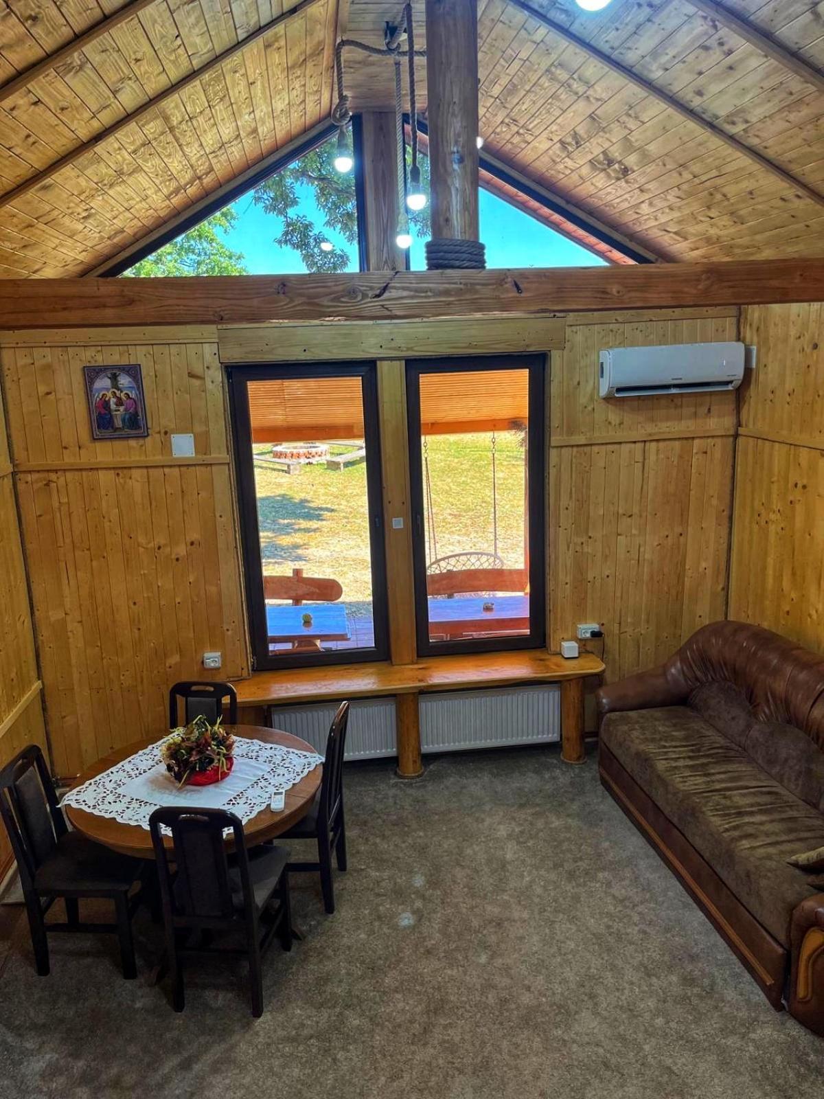 Casuta Din Stejari-Transalpina Βίλα Novaci-Străini Εξωτερικό φωτογραφία